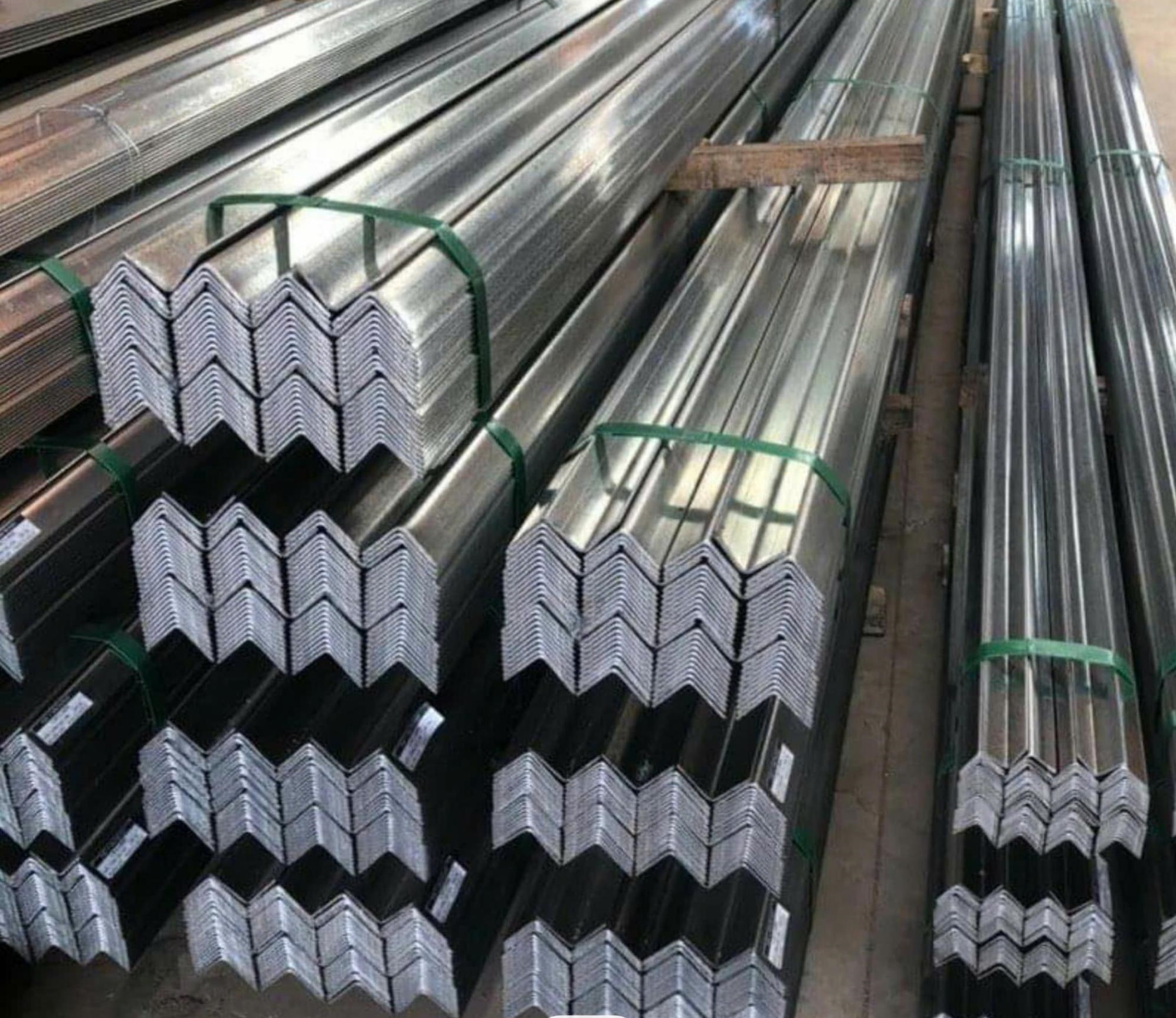 Thép Góc V-L Mạ Kẽm